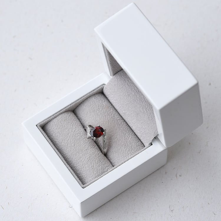 Zlatý diamantový prsteň 69263