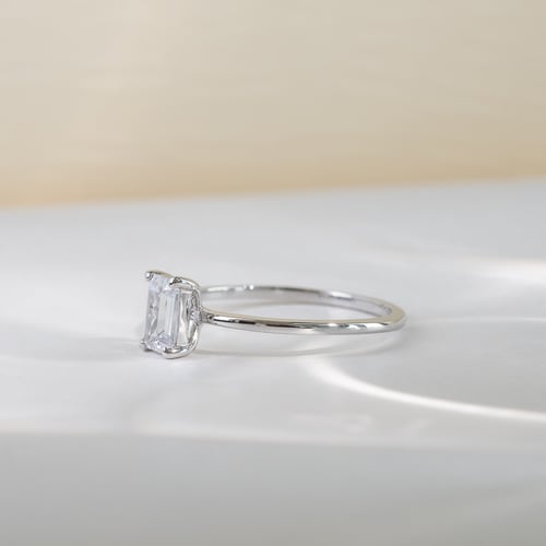 Zásnubný prsteň s emerald diamantom Olson