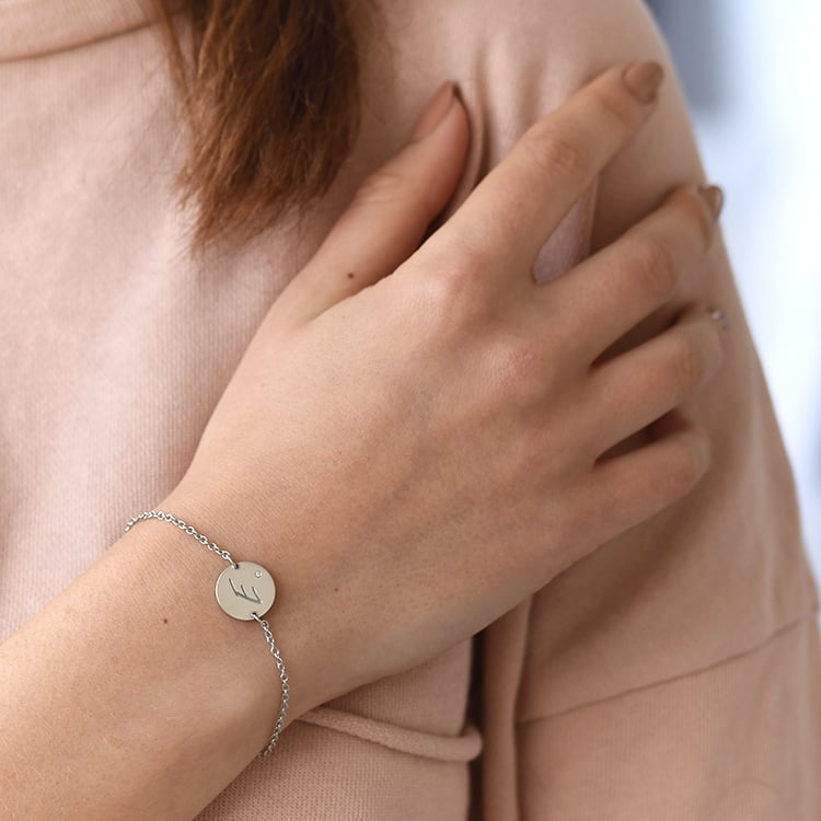 Náramok s diamantom a s gravírom písmena 61726