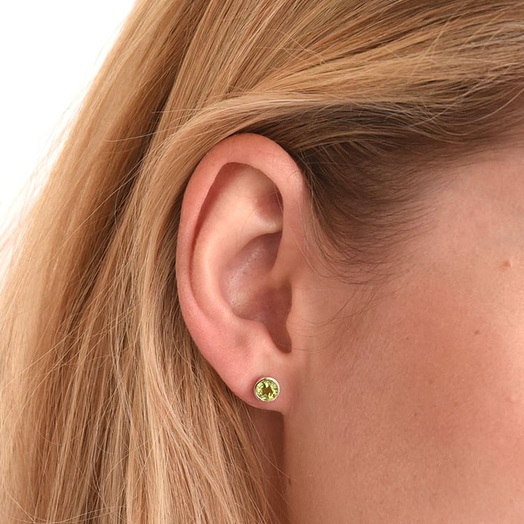 Strieborné bezel náušnice s olivínmi Sontre 102722