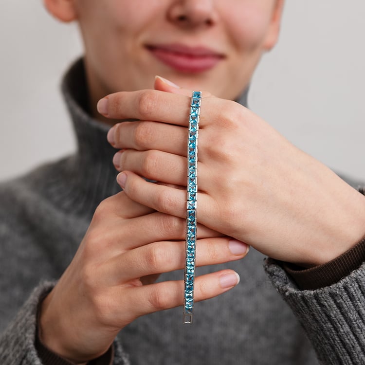 Strieborný náramok s 16.75 ct švajčiarskymi topásmi Arlie 133324