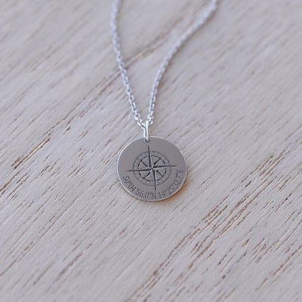 Zlatý prívesok s gravírom súradníc podľa vlastnej voľby Naira