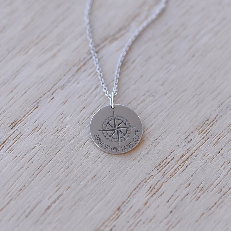 Zlatý prívesok s gravírom súradníc 60055