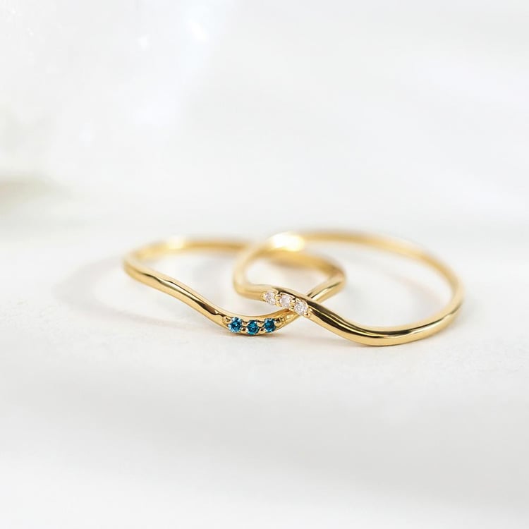 Strieborný vykrojený prsteň s tromi diamantmi Cason 157755