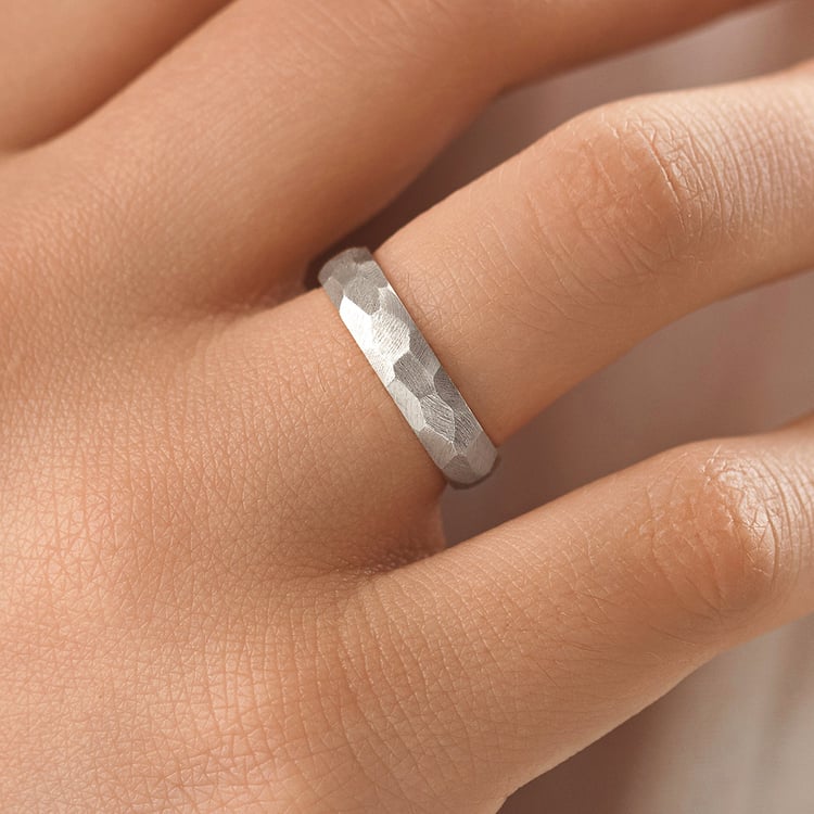 Matné tepané svadobné obrúčky zo zlata Zura 156816