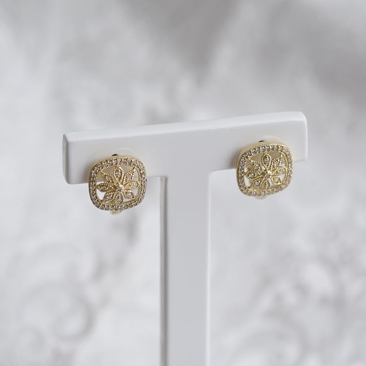 Kvety s diamantmi v náušniciach 64253