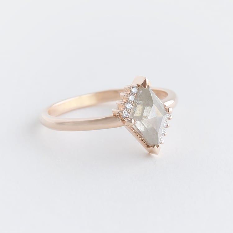 Prsteň so salt and pepper diamantom 96372