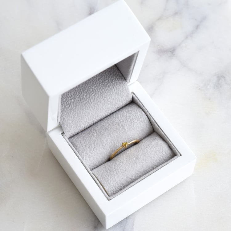 Pozlátený prsteň so žltým diamantom 86098