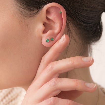 Strieborné náušnice so smaragdmi s výberom veľkosti Dalia