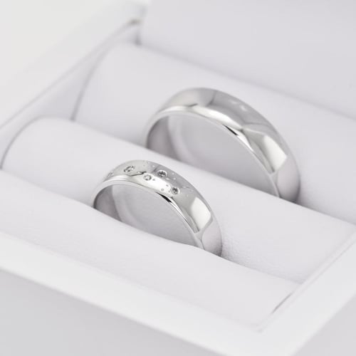 Platinové svadobné obrúčky s diamantmi Berdy