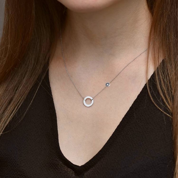 Strieborný kruhový náhrdelník s diamantom Barney 115603