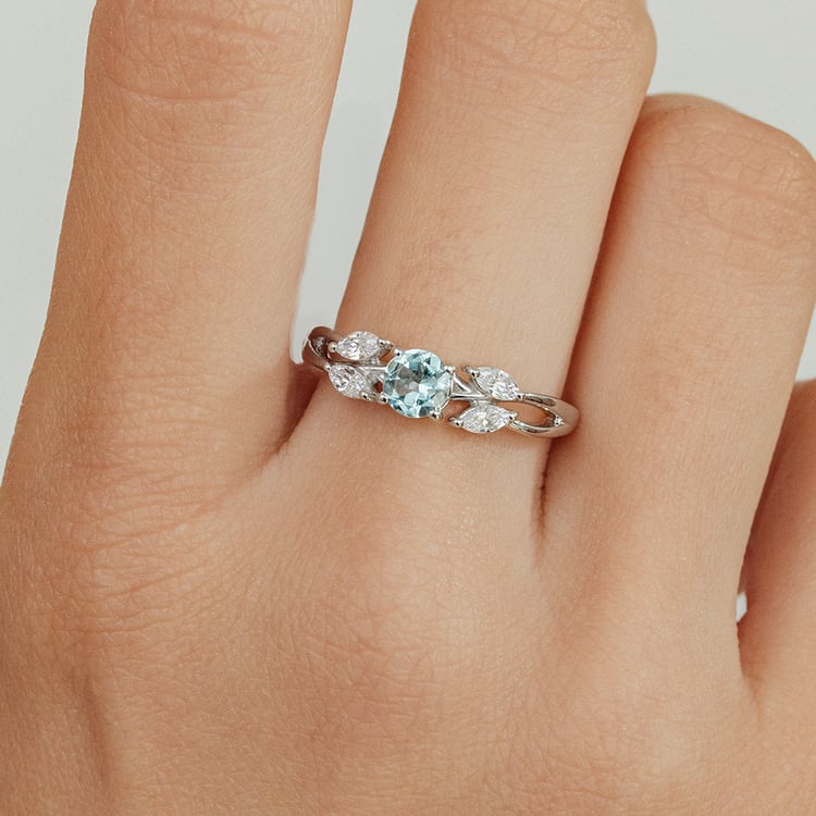 Zásnubný prsteň s akvamarínom a moissanitmi Fera 162533