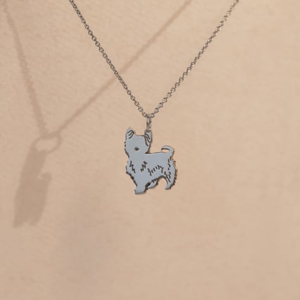 Strieborný prívesok v tvare psa s gravírom Yorkshire