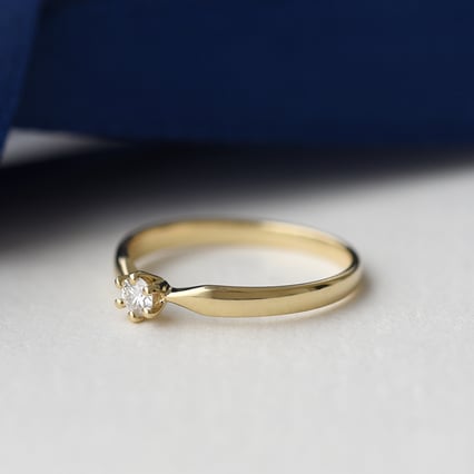 Zásnubný prsteň s diamantom Daika