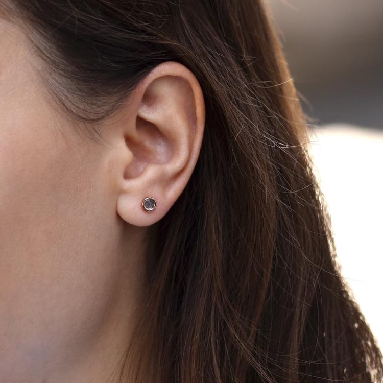 Zlaté bezel náušnice s 0.44ct salt'n'pepper diamantmi Vasska 44366