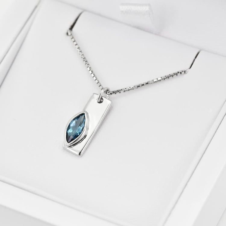 Náhrdelník s modrym topásom 19206