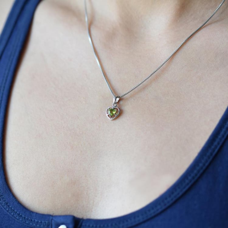 Náhrdelník s olivínom 15541