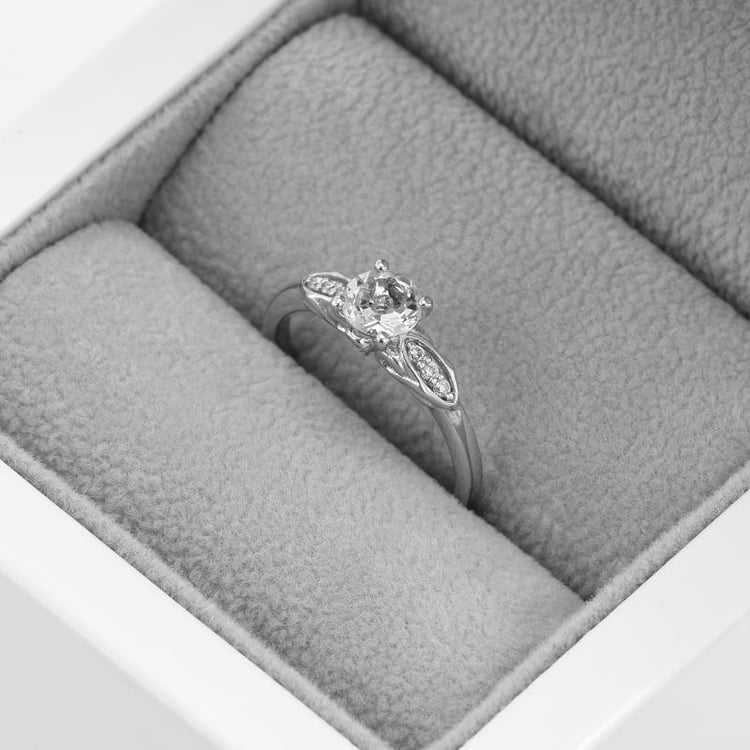 Prsteň s diamantmi 51732