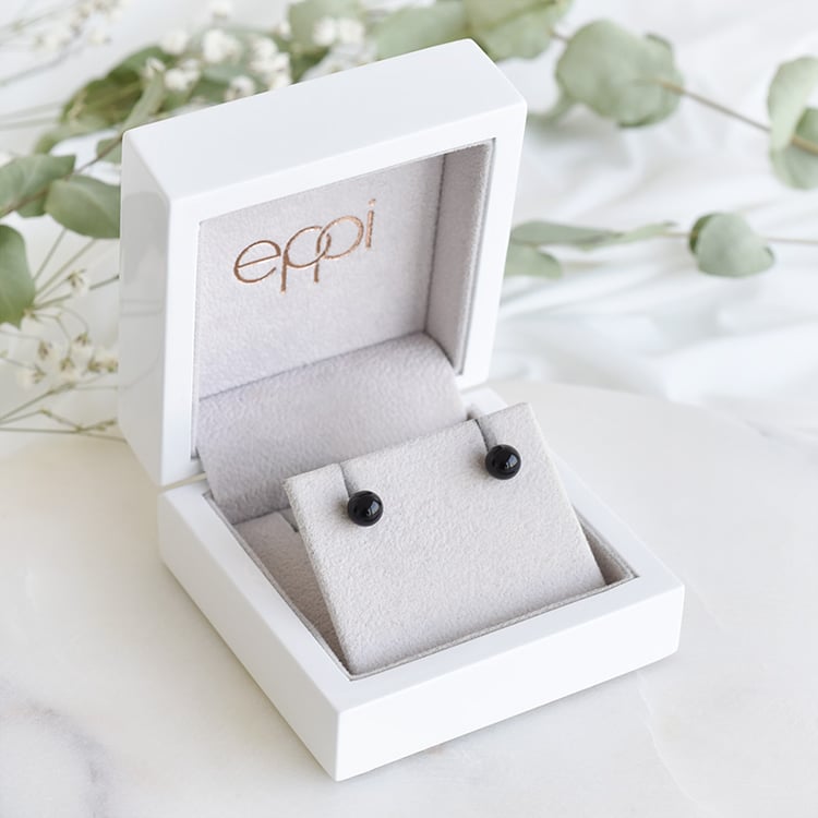 Napichovacie náušnice s čiernymi Onyx 88003