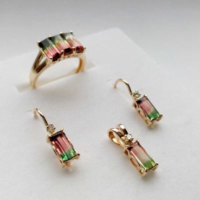 Kolekcia šperkov na mieru