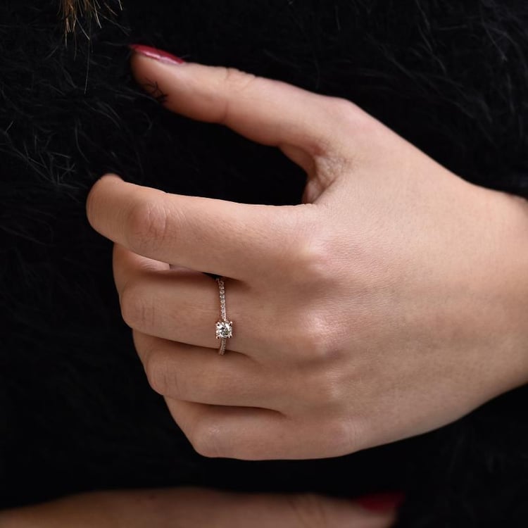 Zásnubný prsteň s diamantmi 66000