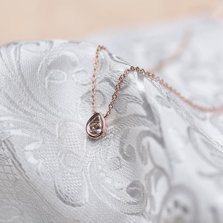 Zlatý náhrdelník s certifikovaným diamantom 48948