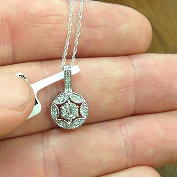 Zlatý náhrdelník s diamantmi 2376