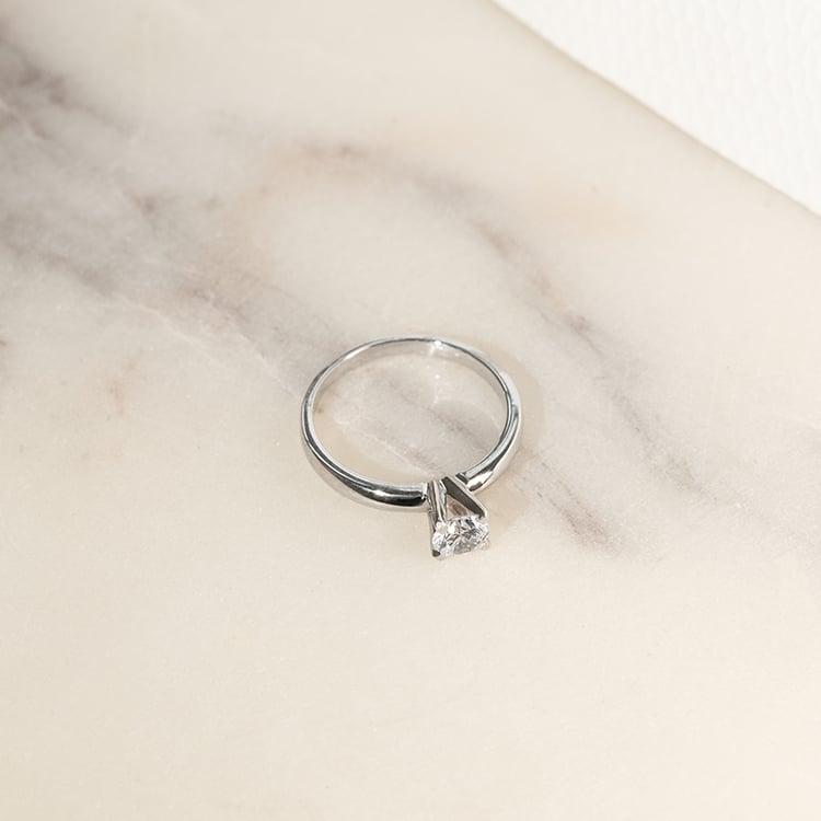 Zásnubný prsteň s moissanitom Janice 136788