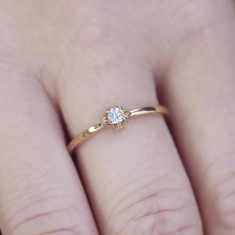 Zásnubný prsteň s diamantom 11797