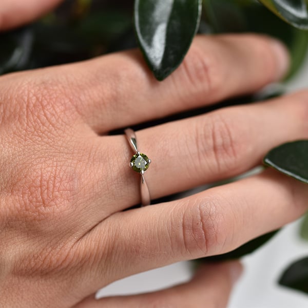 Farebný diamant