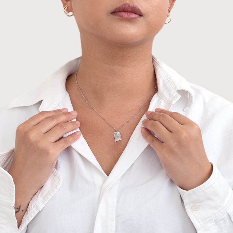 Personalizovaný strieborný prívesok Tancujúci dom 128938