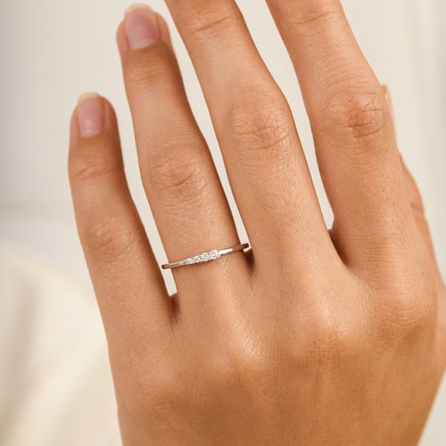 Minimalistický strieborný prsteň s lab-grown diamantmi Arne