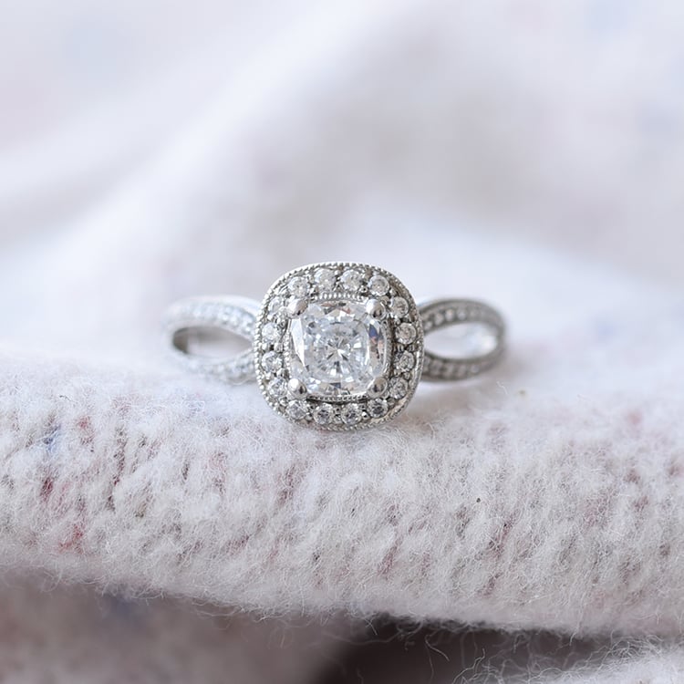 Zlatý diamantový prsteň 60914