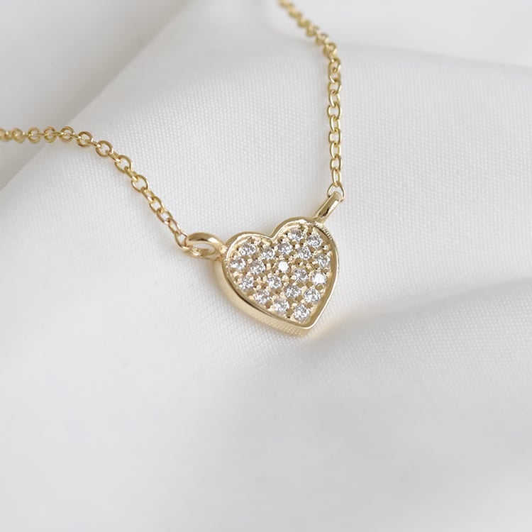 Náhrdelník v tvare srdca plný diamantov 91228