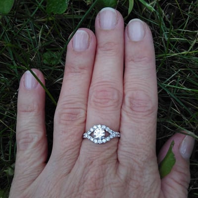 Zlatý prsteň s diamantmi