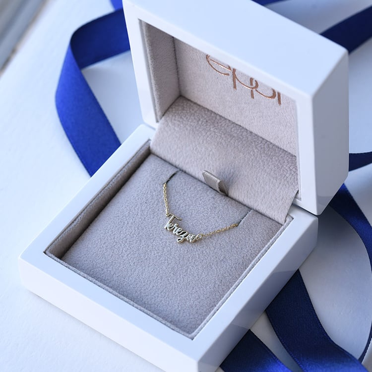 Náhrdelník na mieru s menom a diamantom 78461