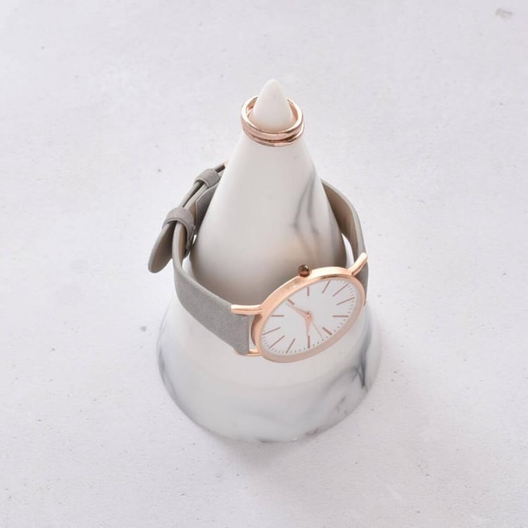 Mramorový stojanček na šperky 40992