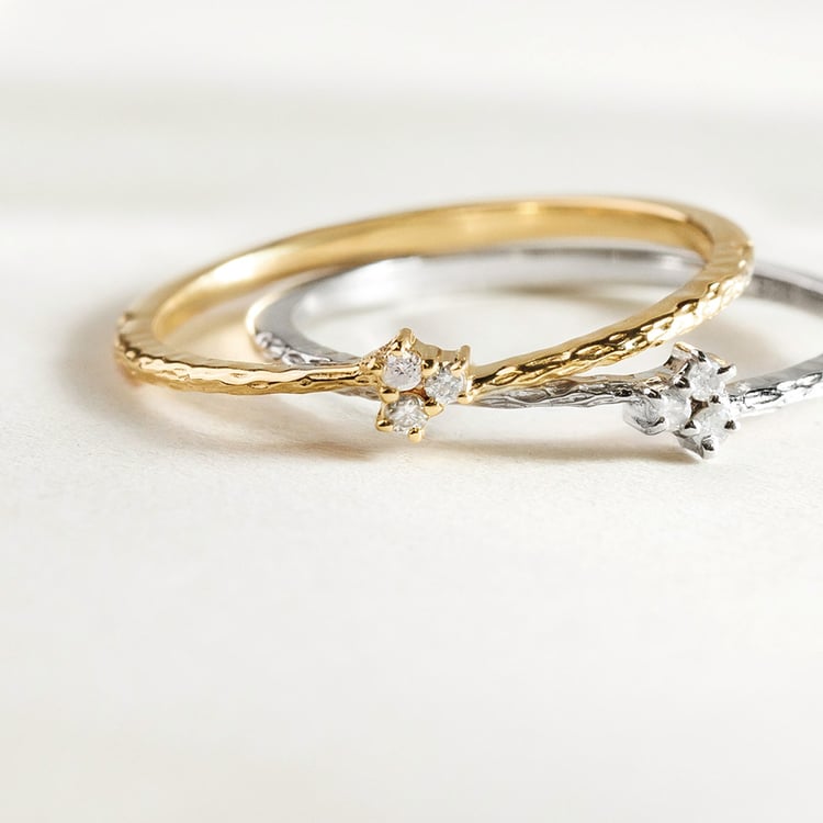 Strieborný diamantový prsteň s tepaným povrchom Milan 157789