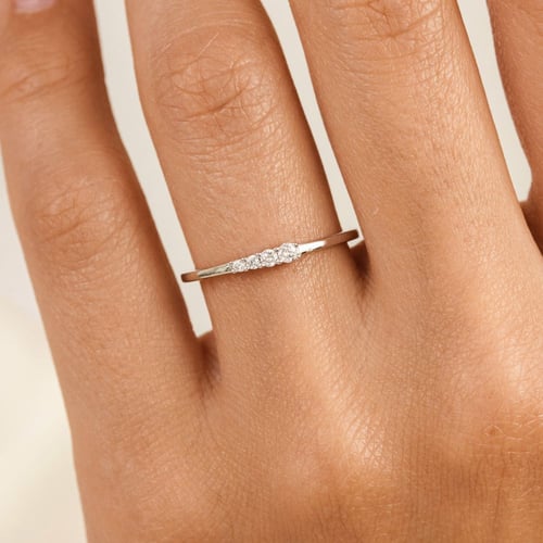 Minimalistický strieborný prsteň s lab-grown diamantmi Arne