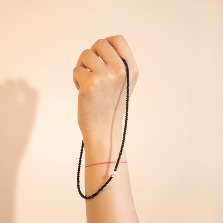 Strieborný náhrdelník s perlou a spinelovými korálkami Rico 104673