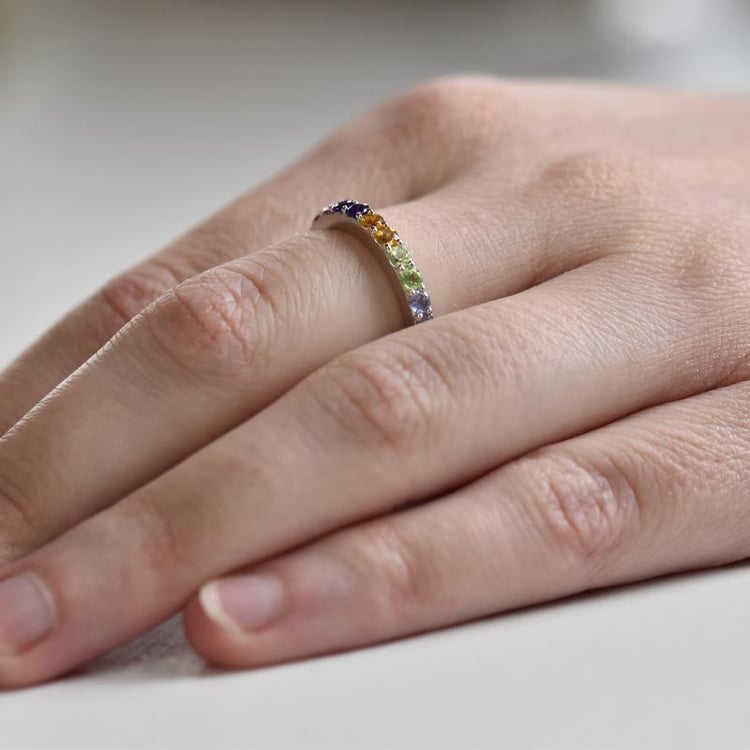 Strieborný prsten s drahokami 28822