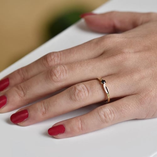 Zásnubný prsteň s čiernym diamantom Nescha