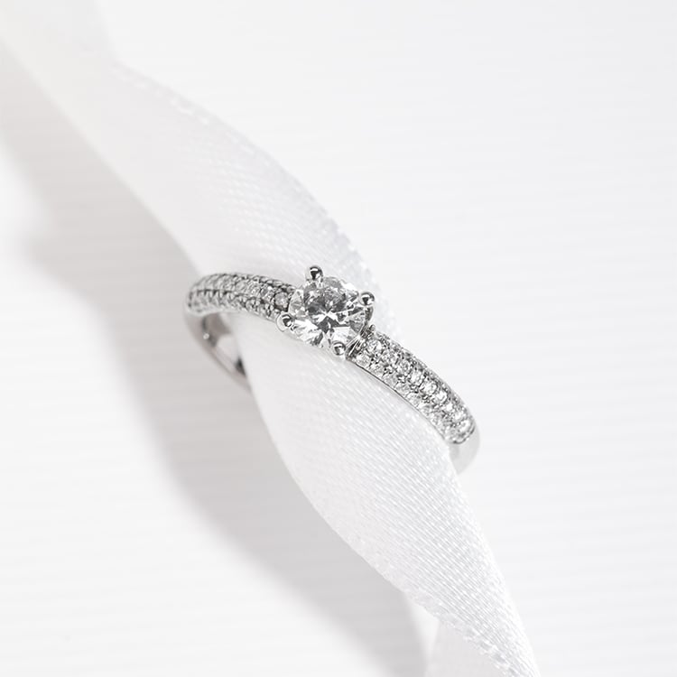 Zlatý zásnubný prsteň s 0.30 ct GIA Certifikovaným diamantmi Ranamie 125622