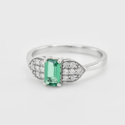 Prsteň so smaragdom a diamantmi Ursunela