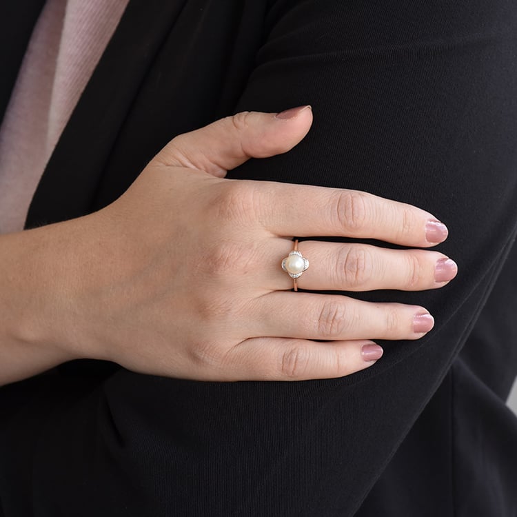 Zlatá perlová kolekcia s diamantmi v tvare kvetín Sama 103555