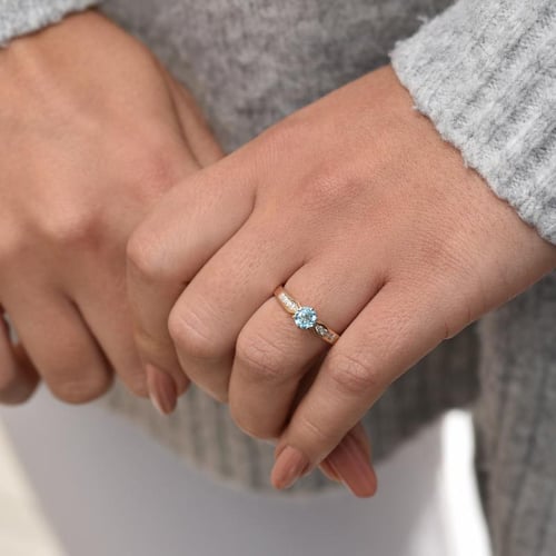 Zásnubný prsteň s topásom a diamantmi Cletia
