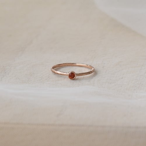 Zlatý minimalistický prsteň s padparadscha zafírom Kathleen