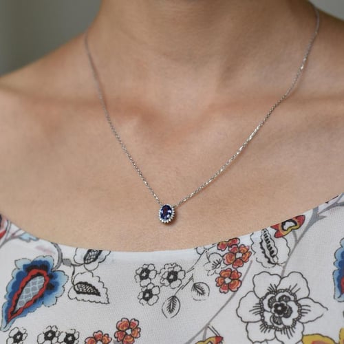 Africký tanzanit a diamanty v náhrdelníku Ottira