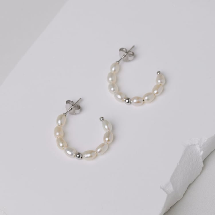 Strieborné kruhové náušnice s perlami Sazie 164061