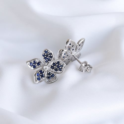 Kvetinové náušnice so zafírmi a diamantmi Metis